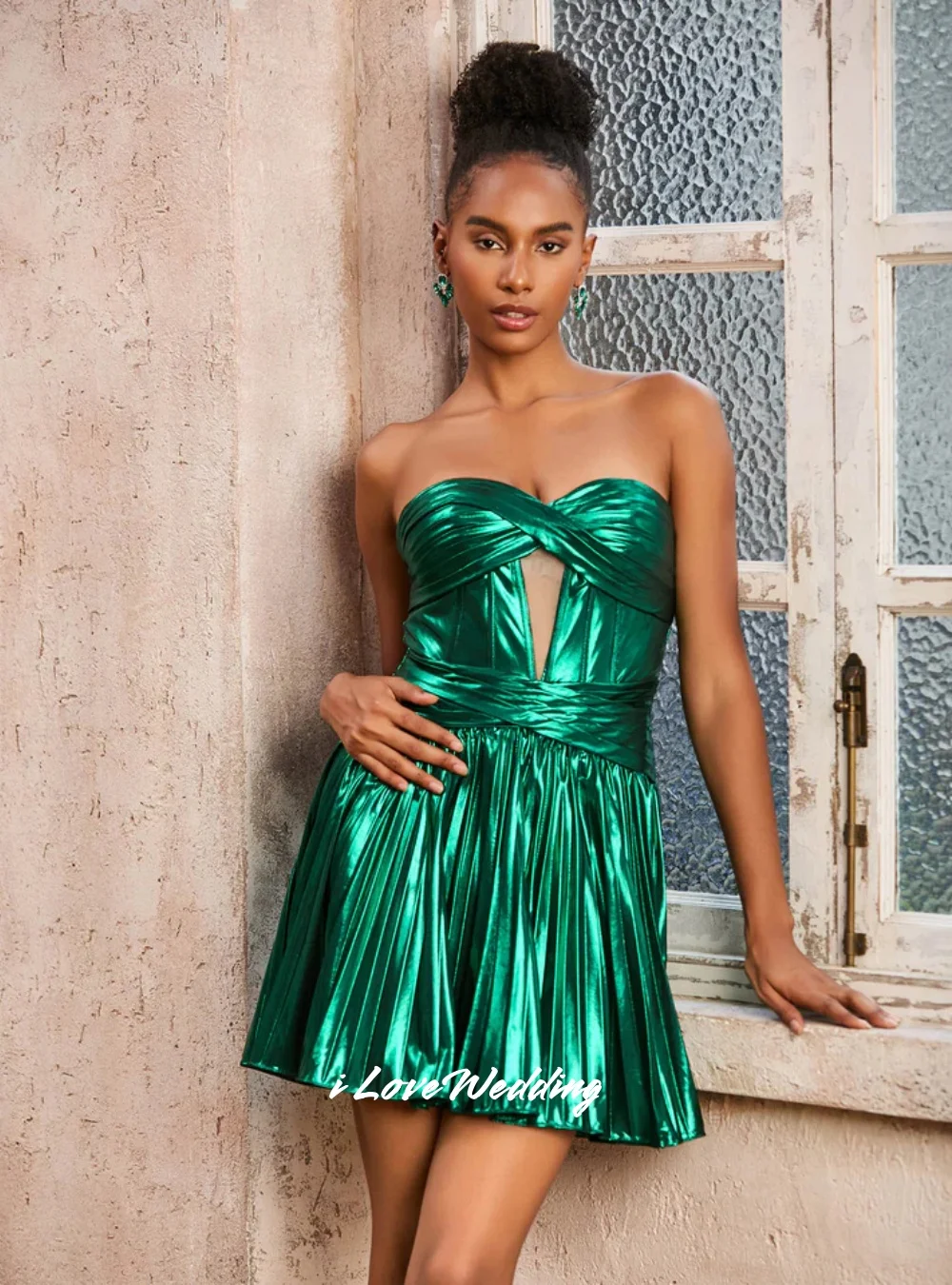 Green Sweetheart Homecoming Dresses 2025 Sleeveless Starpless Criss-Cross A-line Skirt Corset Top Mini Party Dresses Customized
Green Sweetheart Homecoming Dresses 2025 Sleeveless Starpless Criss-Cross A-line Skirt Corset Top Mini Party Dresses Customized