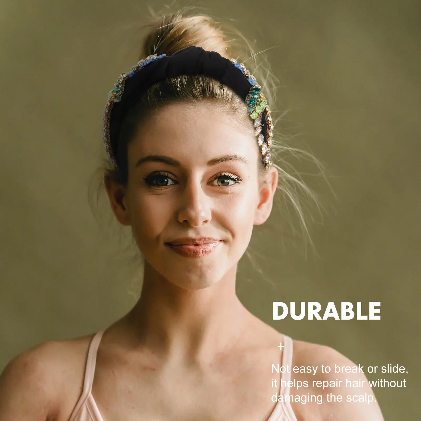 1Pcs Retro Hair Hoop Rhinestone Decor Girl Hairband Embroidery Headdress Elegant Wedding Party Accessory Hair Hoop
1Pcs Retro Hair Hoop Rhinestone Decor Girl Hairband Embroidery Headdress Elegant Wedding Party Accessory Hair Hoop