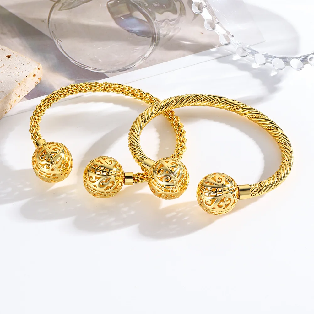 European and American cross-border round hollow twist spiral bracelet, personalized fashion exaggerated women's open bracelet
European and American cross-border round hollow twist spiral bracelet, personalized fashion exaggerated women's open bracelet