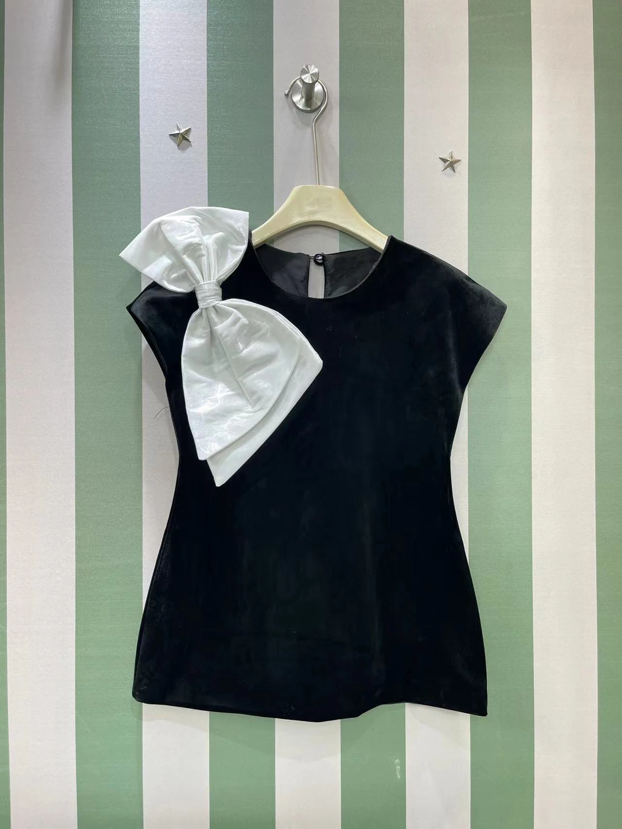 Advanced Children's Wear 2024 New Girl's Sleeveless Dress Velvet Fabric Birthday Ball Girl Baby Elegant Dress High Quality
Advanced Children's Wear 2024 New Girl's Sleeveless Dress Velvet Fabric Birthday Ball Girl Baby Elegant Dress High Quality