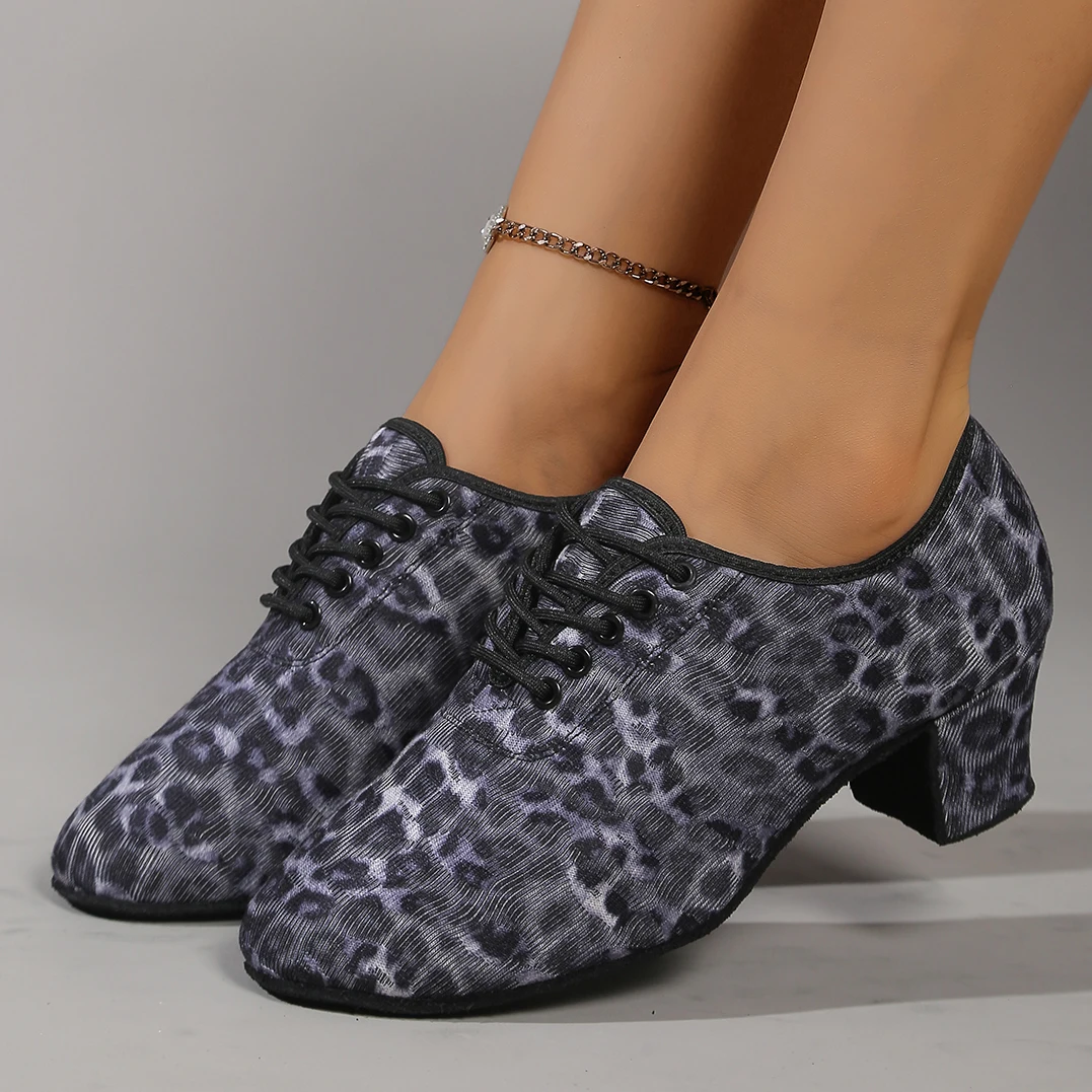 leopard Latin Ballroom Dance Shoes for Women Lace-up Practice Closed Toe Modern Salsa Dance Teaching Performance Dancing Sneaker
leopard Latin Ballroom Dance Shoes for Women Lace-up Practice Closed Toe Modern Salsa Dance Teaching Performance Dancing Sneaker