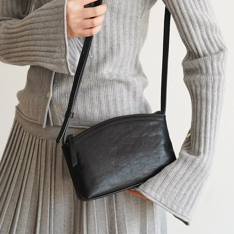 Soft Black Genuine Cowhide Leather Minimalist Crossbody Bag Slim Zipper Shoulder Purse for Women Casual Everyday Outings
Soft Black Genuine Cowhide Leather Minimalist Crossbody Bag Slim Zipper Shoulder Purse for Women Casual Everyday Outings