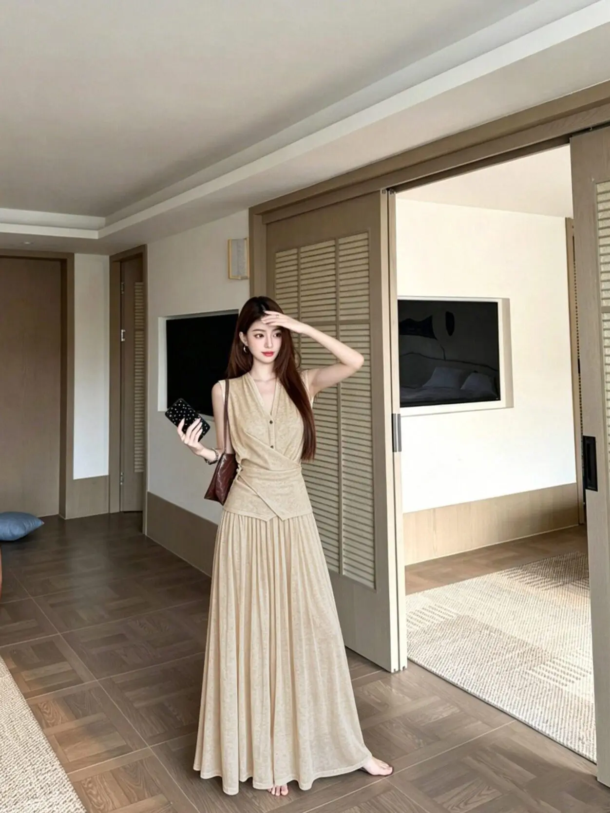Elegant Cross-Banded Vest Top And Loose Midi Skirt Two-Piece Set for Women Summer Fashion Outfit High Waist Universal Fit
Elegant Cross-Banded Vest Top And Loose Midi Skirt Two-Piece Set for Women Summer Fashion Outfit High Waist Universal Fit