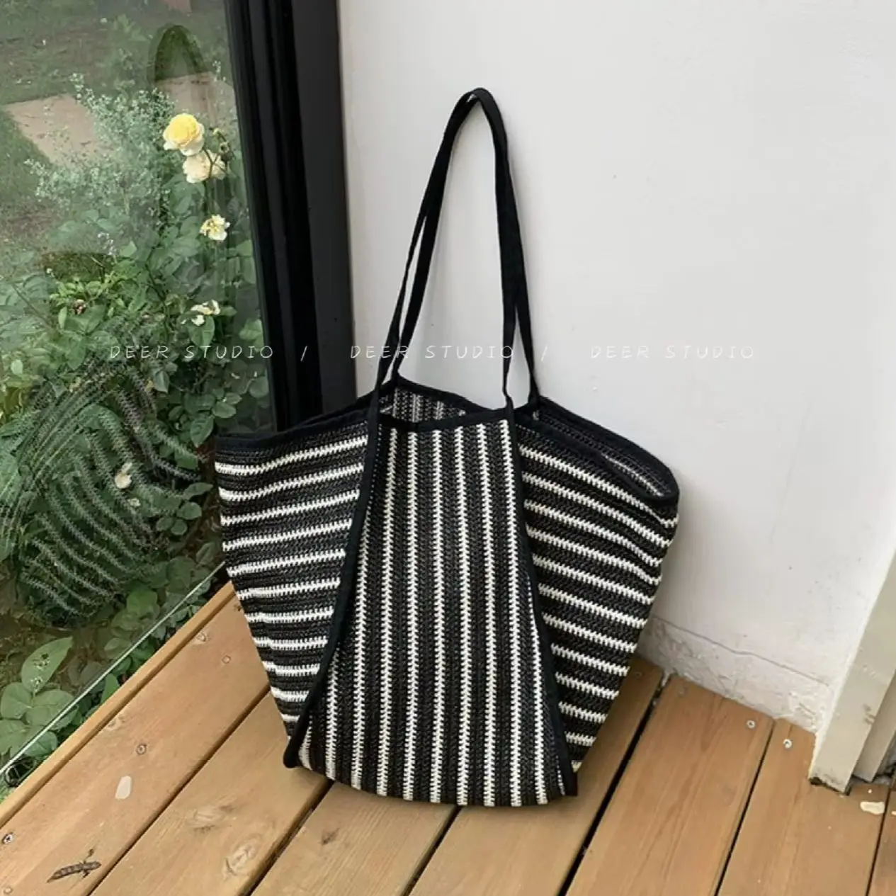 Casual Stripe Color Block Women's Tote Bag Fashionable Handwoven Large Underarm Bag Simple Square Shape Spring New Arrival
Casual Stripe Color Block Women's Tote Bag Fashionable Handwoven Large Underarm Bag Simple Square Shape Spring New Arrival