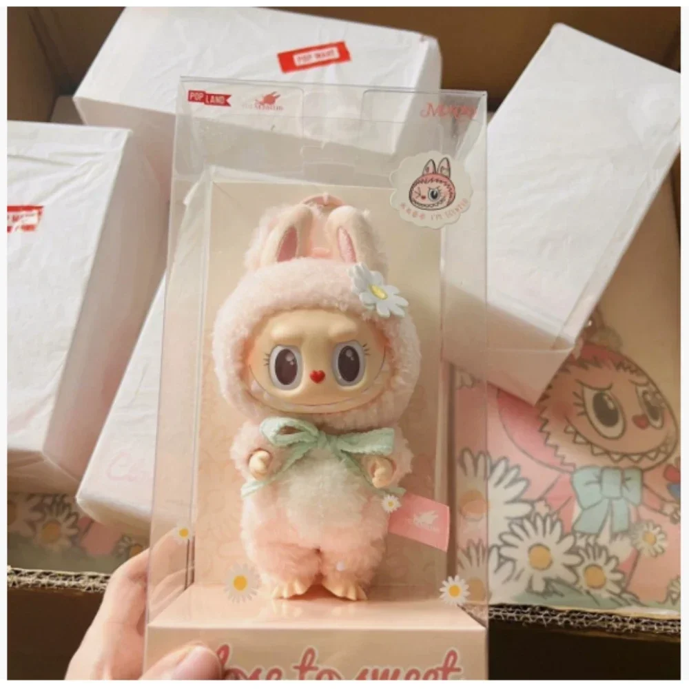 2025 Popular Monster Labubu Angel Creative Mokoko Doll Figure Vinyl Pendant Doll Model Toy Replica Toy Birthday Valentine Gift
2025 Popular Monster Labubu Angel Creative Mokoko Doll Figure Vinyl Pendant Doll Model Toy Replica Toy Birthday Valentine Gift