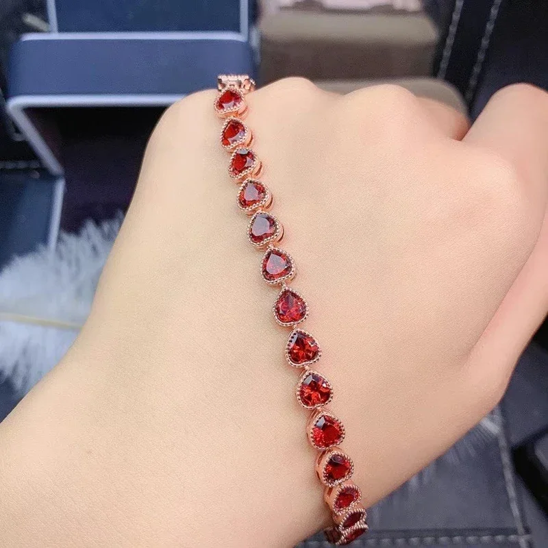 Natural Mozambique Wine Red Garnet Gemstone Love Heart Bracelet for Women 925 Sterling Silver Bangle Fine Jewelry
Natural Mozambique Wine Red Garnet Gemstone Love Heart Bracelet for Women 925 Sterling Silver Bangle Fine Jewelry