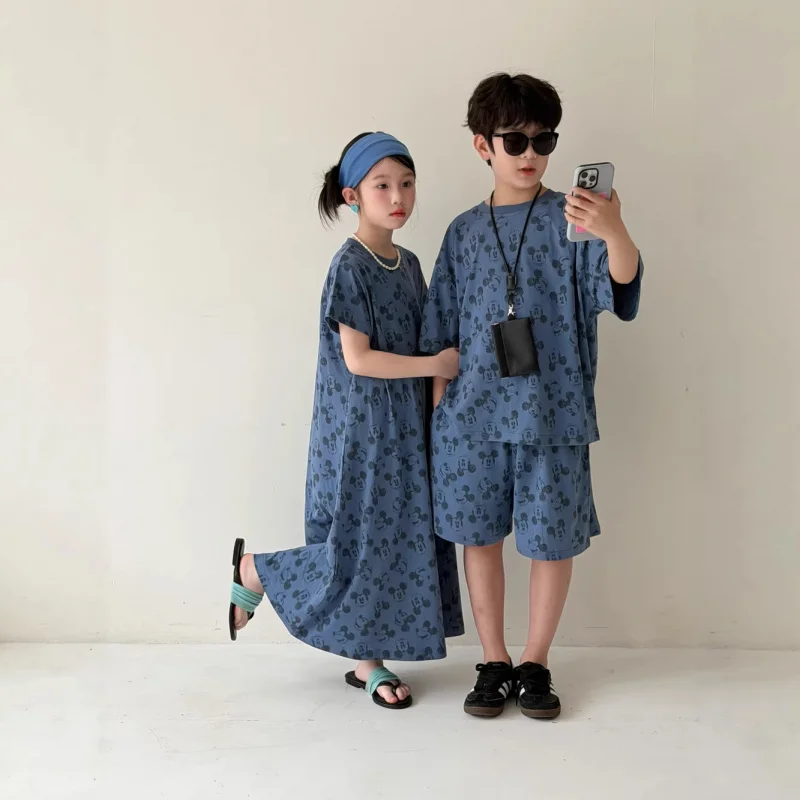 Children's suit2026Summer boys' and girls' cartoon-printed short-sleeve shorts two-piece set children's casual sibling outfits
Children's suit2026Summer boys' and girls' cartoon-printed short-sleeve shorts two-piece set children's casual sibling outfits