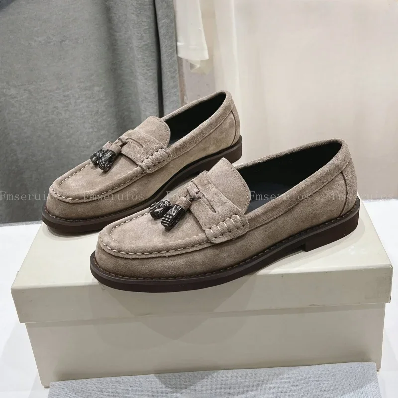 Модные женские лоферы без шнуровки с круглым носком на плоской подошве, кожаные тапочки, повседневная элегантная удобная обувь, офисная женская повседневная одежда, хит продаж
Модные женские лоферы без шнуровки с круглым носком на плоской подошве, кожаные тапочки, повседневная элегантная удобная обувь, офисная женская повседневная одежда, хит продаж