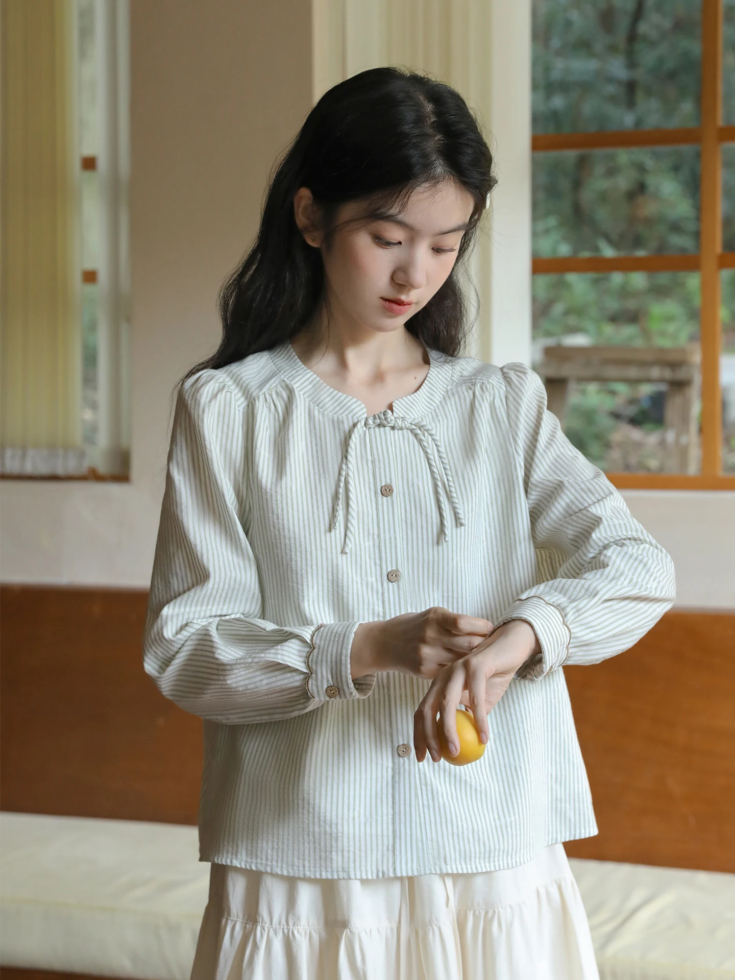 Женская свободная рубашка с длинным рукавом Nesoulum, весенняя, винтажная, с узором в полоску, на пуговицах, дышащая, из полиэстера
Женская свободная рубашка с длинным рукавом Nesoulum, весенняя, винтажная, с узором в полоску, на пуговицах, дышащая, из полиэстера