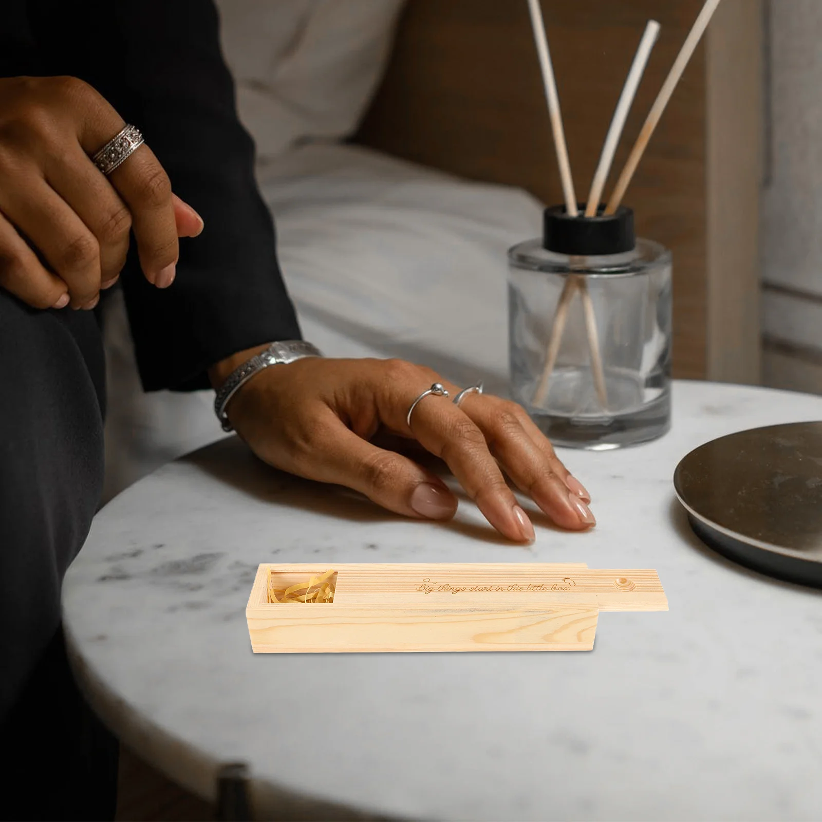 Wooden Pregnancy Test Keepsake Box Natural Wood Color Footprint Design Long Lidded Baby Announcement Case For Newborn
Wooden Pregnancy Test Keepsake Box Natural Wood Color Footprint Design Long Lidded Baby Announcement Case For Newborn