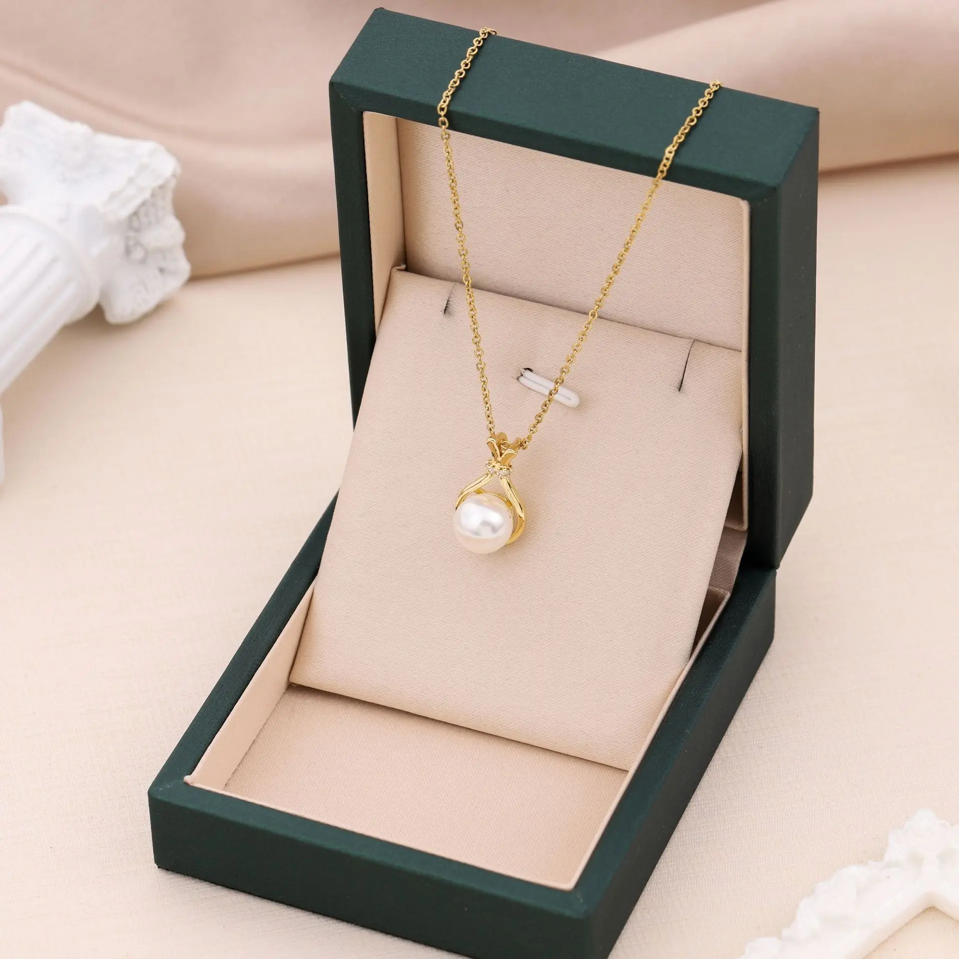 Женское жемчужное ожерелье Lucky Bag с подвеской модная универсальная и популярная дизайнерская нежная Волшебная цепочка до ключицы
Женское жемчужное ожерелье Lucky Bag с подвеской модная универсальная и популярная дизайнерская нежная Волшебная цепочка до ключицы
