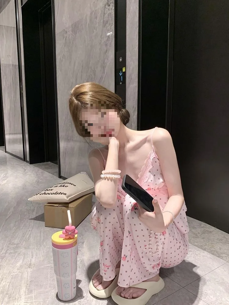 Комплект женской пижамы: модная домашняя одежда для весны и осени, пижама с французским кружевом и принтом в горошек, милая.
Комплект женской пижамы: модная домашняя одежда для весны и осени, пижама с французским кружевом и принтом в горошек, милая.