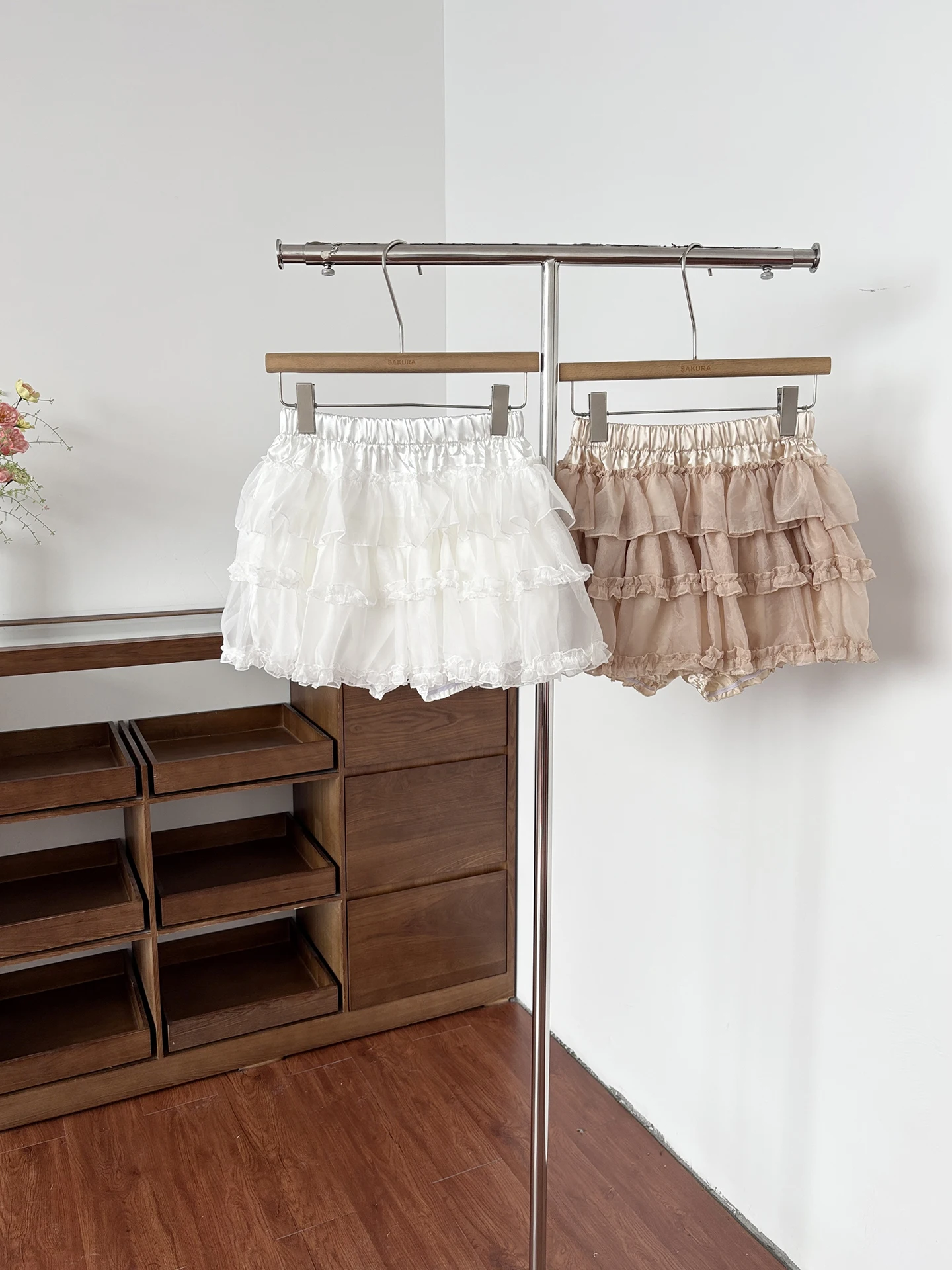 High Waist Ballet Style Pleated Flared Skirt with Ruffle Design Slimming Cake Style Half-length Sweet Short Summer Skirt
High Waist Ballet Style Pleated Flared Skirt with Ruffle Design Slimming Cake Style Half-length Sweet Short Summer Skirt