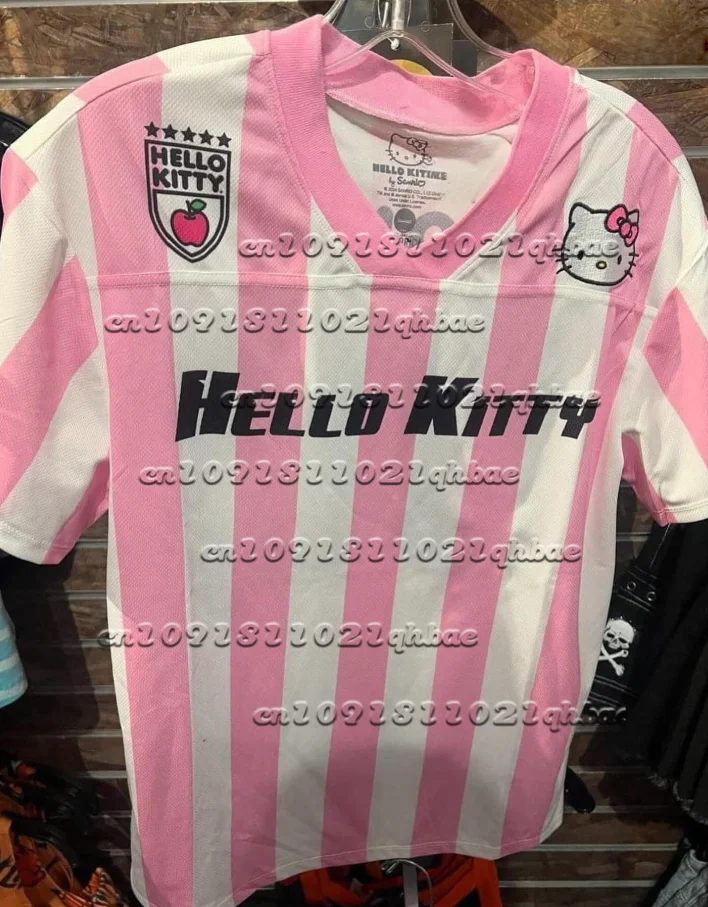 Summer 2025 Outdoor Quick Drying Comfortable Children's Adult T-shirt Co Branded with Sanrio Hello Kitty.
Summer 2025 Outdoor Quick Drying Comfortable Children's Adult T-shirt Co Branded with Sanrio Hello Kitty.