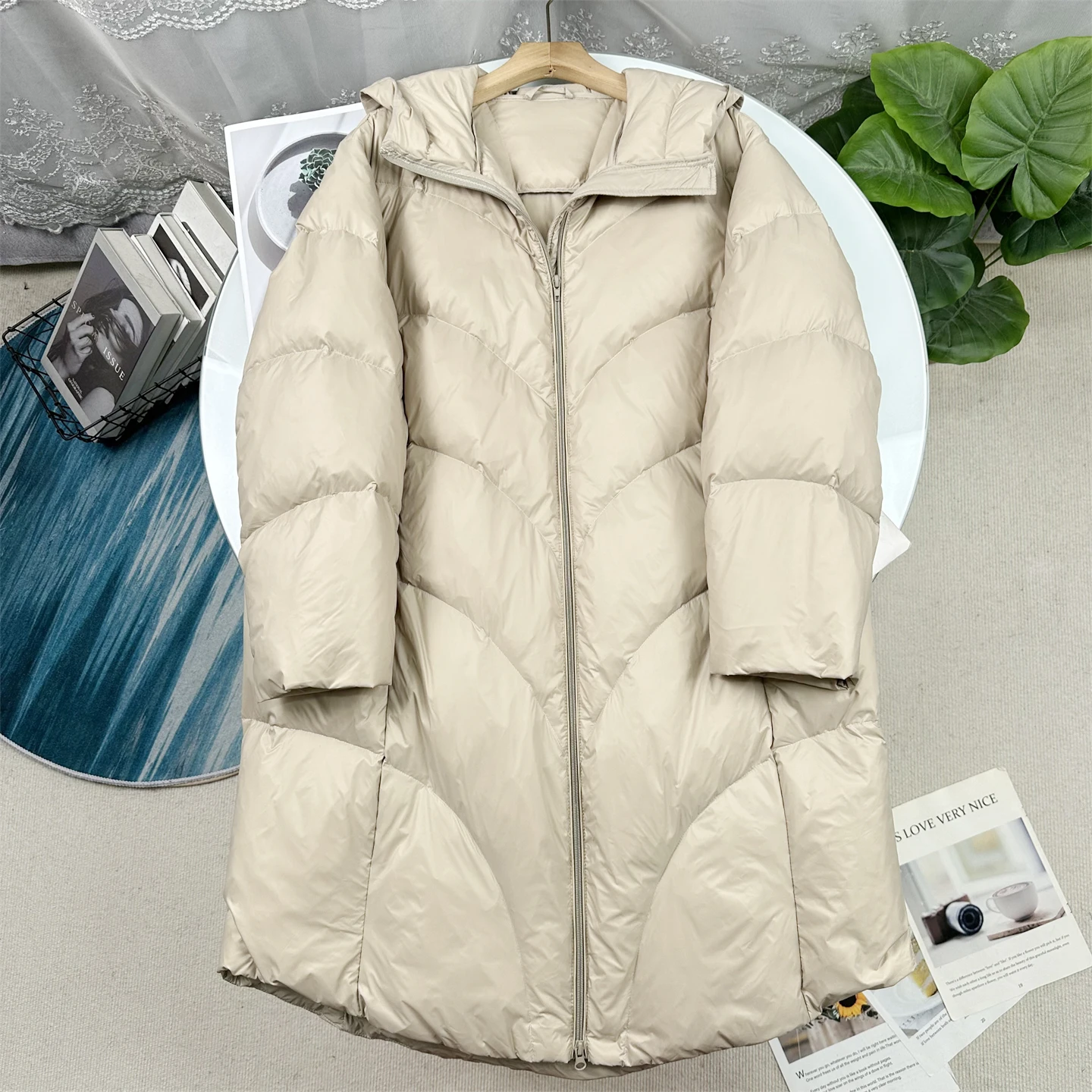 Winter Puffer Jacket Women's Ultra Fluffy White Duck down Coat Long Sleeve Hooded Lightweight Thickened Zipper Closure Coat
Winter Puffer Jacket Women's Ultra Fluffy White Duck down Coat Long Sleeve Hooded Lightweight Thickened Zipper Closure Coat