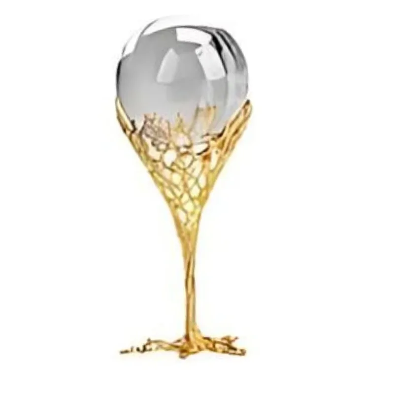 Modern simple crystal ball home decoration metal carving ornament handicrafts high value
Modern simple crystal ball home decoration metal carving ornament handicrafts high value