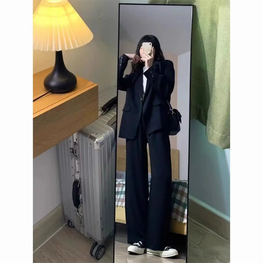Women'S Clothing Trend 2025 Blazer Woman Heavy Chain Folds Pu Leather Bodycon Working Shawl Autumnal Single-Button Pure Sequin 
Women'S Clothing Trend 2025 Blazer Woman Heavy Chain Folds Pu Leather Bodycon Working Shawl Autumnal Single-Button Pure Sequin