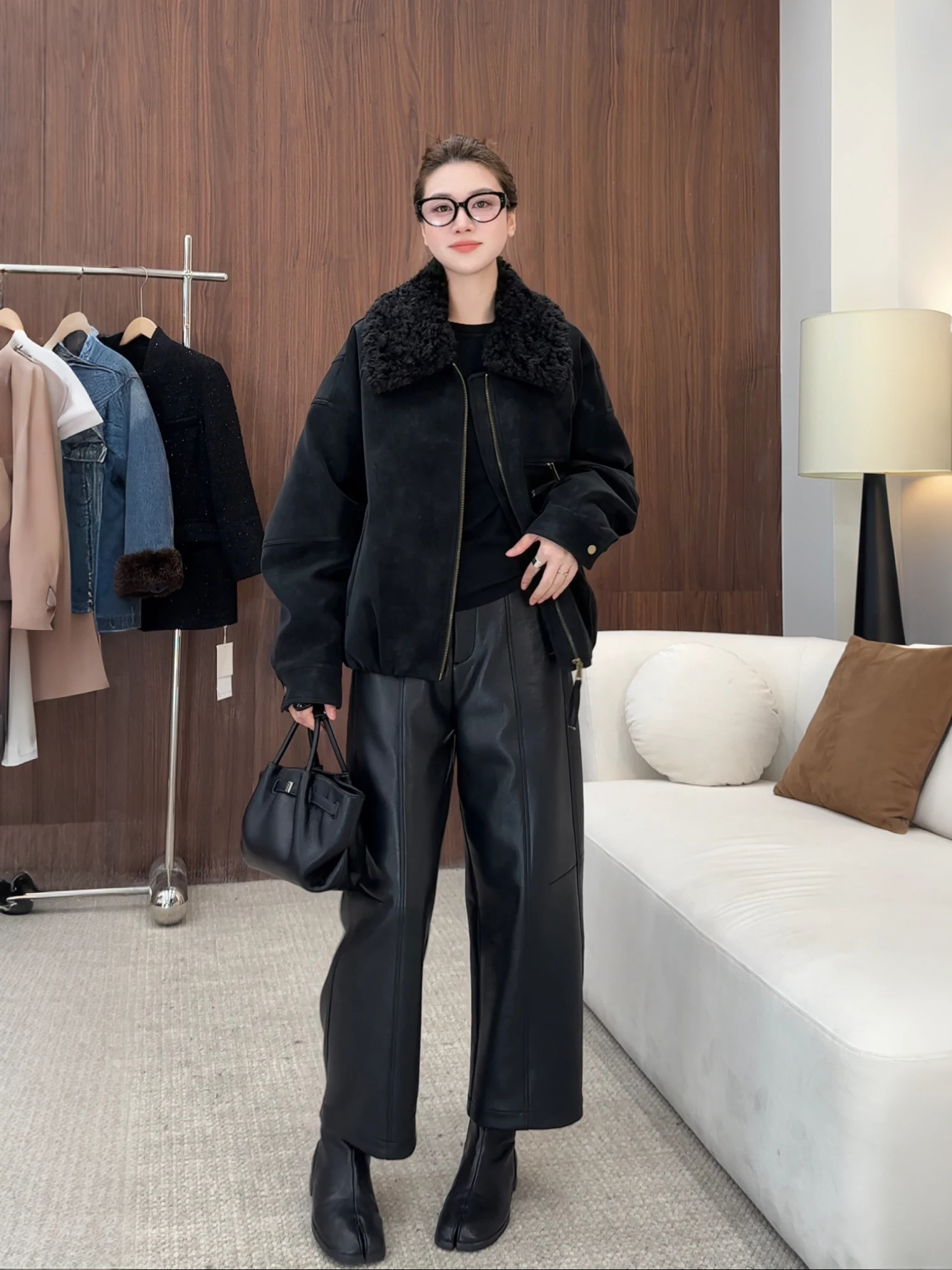High Waist Wide Leg Pants Draping Feel Knife PU Leather Straight Leg Trousers for Women Minimalist Style C5831
High Waist Wide Leg Pants Draping Feel Knife PU Leather Straight Leg Trousers for Women Minimalist Style C5831