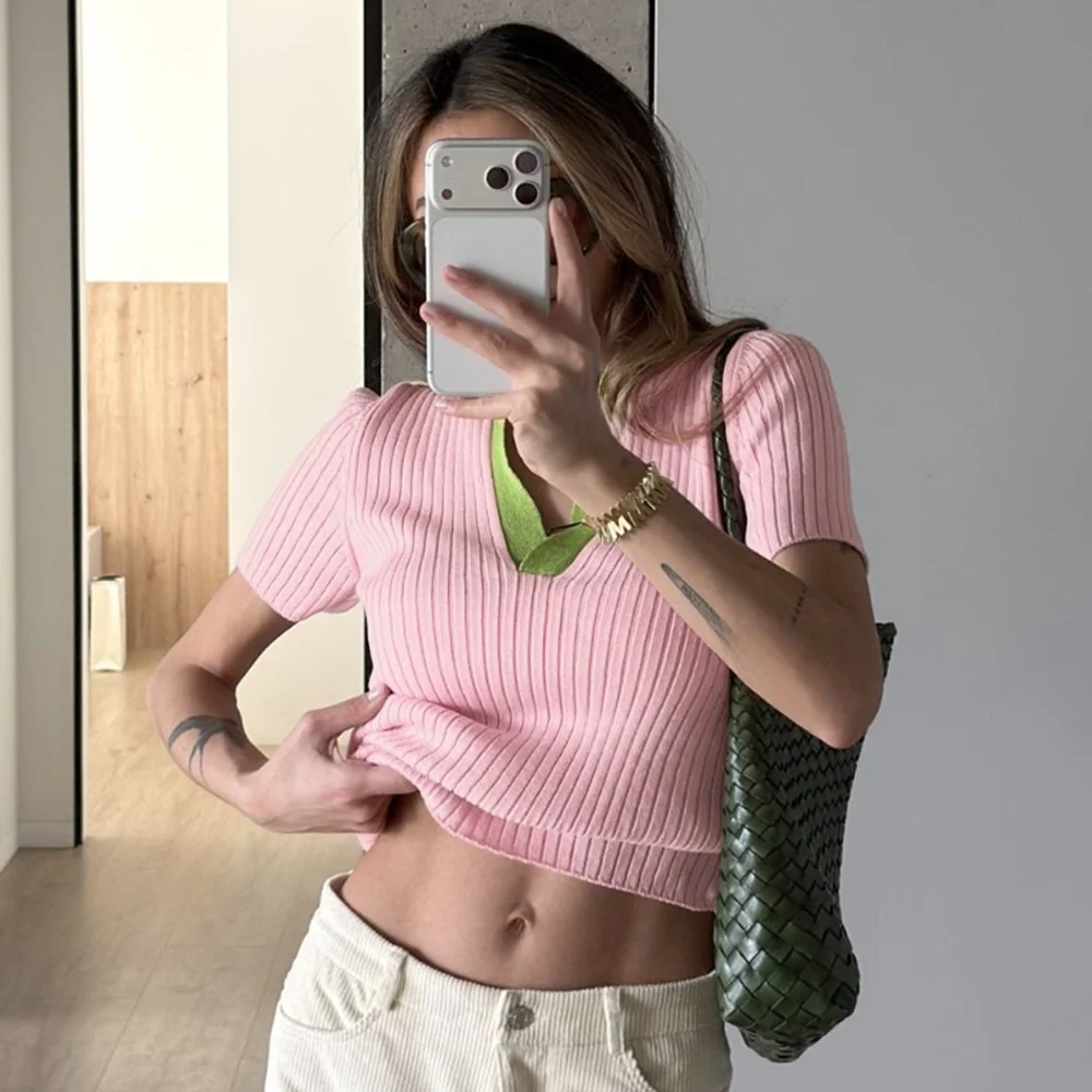 Slim Fit Neck Knitted Short Sleeve T-Shirt Color Block Striped V Neck Pink Versatile Simple Women's Top Fashionable Chin...
Slim Fit Neck Knitted Short Sleeve T-Shirt Color Block Striped V Neck Pink Versatile Simple Women's Top Fashionable Chin...