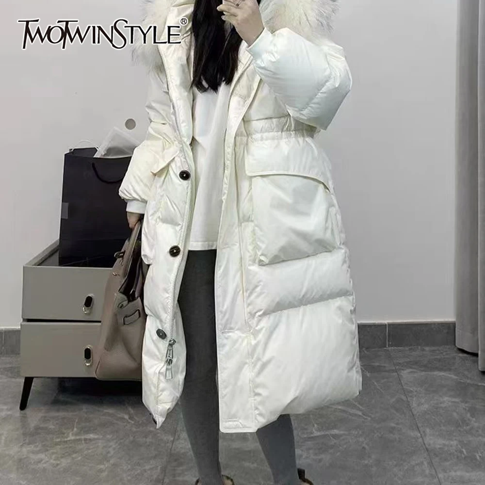 TWOTWINSTYLE однотонная шикарная куртка из сращенного меха, женская свободная уличная одежда с капюшоном и длинными рукавами, базовые женские куртки, зимняя мода, новинка
TWOTWINSTYLE однотонная шикарная куртка из сращенного меха, женская свободная уличная одежда с капюшоном и длинными рукавами, базовые женские куртки, зимняя мода, новинка