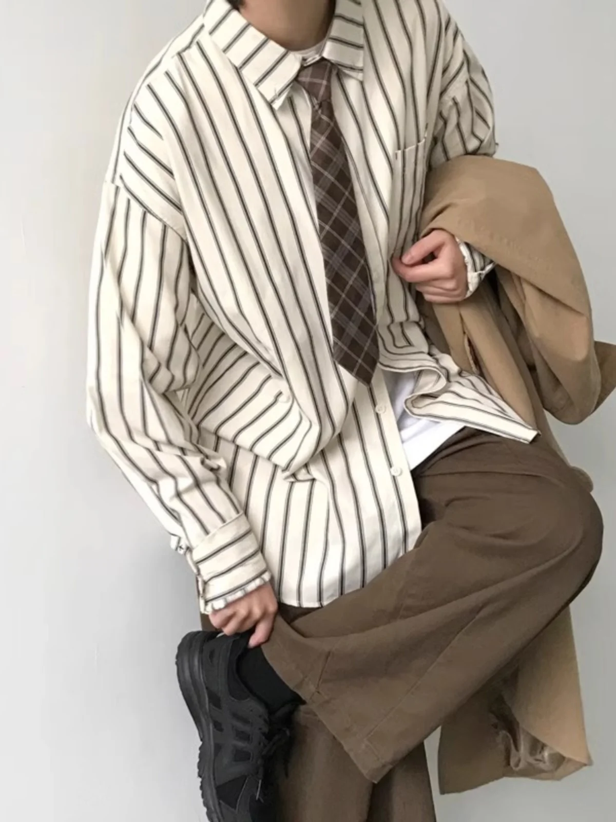 Spring Autumn Men's Long Sleeve Striped Shirt Retro Japanese Style Layering Design Casual Loose Fit Youthful Trend No Ironing
Spring Autumn Men's Long Sleeve Striped Shirt Retro Japanese Style Layering Design Casual Loose Fit Youthful Trend No Ironing