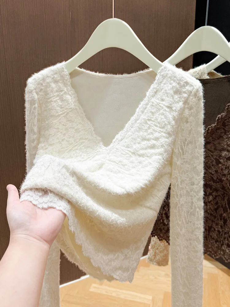 Женская теплая базовая кофта с кружевным V-образным вырезом и флисовой подкладкой, осенне-зимняя, в корейском стиле, прямого кроя
Женская теплая базовая кофта с кружевным V-образным вырезом и флисовой подкладкой, осенне-зимняя, в корейском стиле, прямого кроя