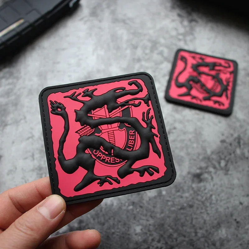 PVC Ronin Dragon Patches for Clothing Pattern Black Dragon Morale Badge on Backpack Military Tactical Hook loop Armband Sticker
PVC Ronin Dragon Patches for Clothing Pattern Black Dragon Morale Badge on Backpack Military Tactical Hook loop Armband Sticker