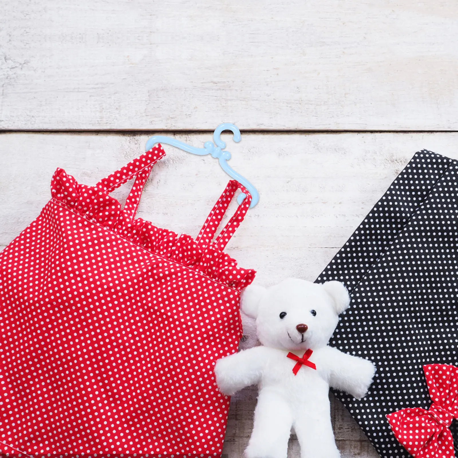 25 шт. мини-металлических вешалок для одежды: цветные, прочные, легкие, для платьев, брюк, топов, органайзеры, аксессуары
25 шт. мини-металлических вешалок для одежды: цветные, прочные, легкие, для платьев, брюк, топов, органайзеры, аксессуары