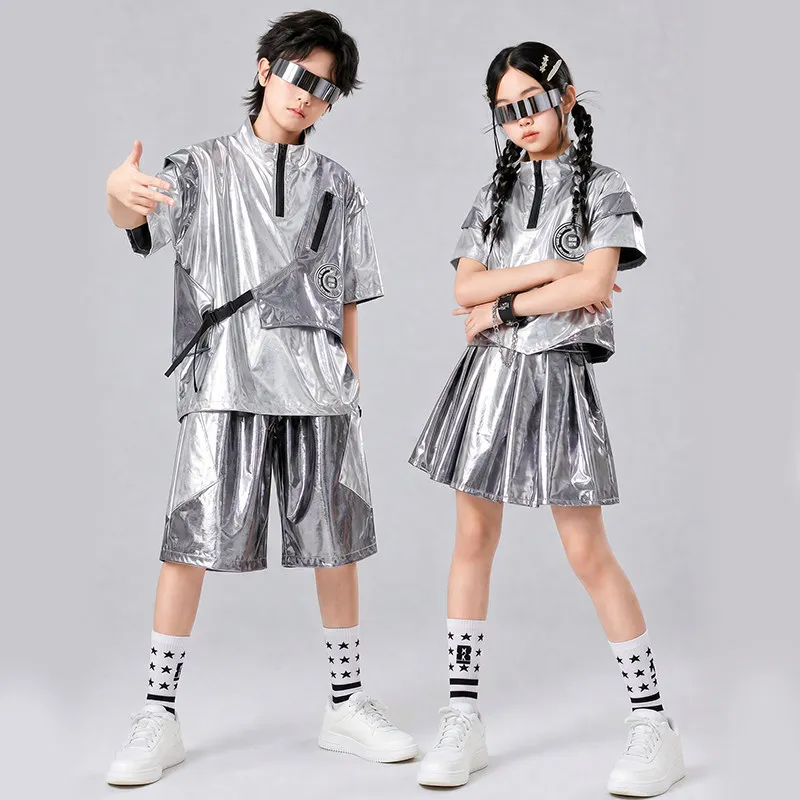 Children Sliver Loose Outfits Jazz Dance Performance Costumes For Girls Streetwear Boys Fashion Show Hip Hop Clothing DQS23490
Children Sliver Loose Outfits Jazz Dance Performance Costumes For Girls Streetwear Boys Fashion Show Hip Hop Clothing DQS23490
