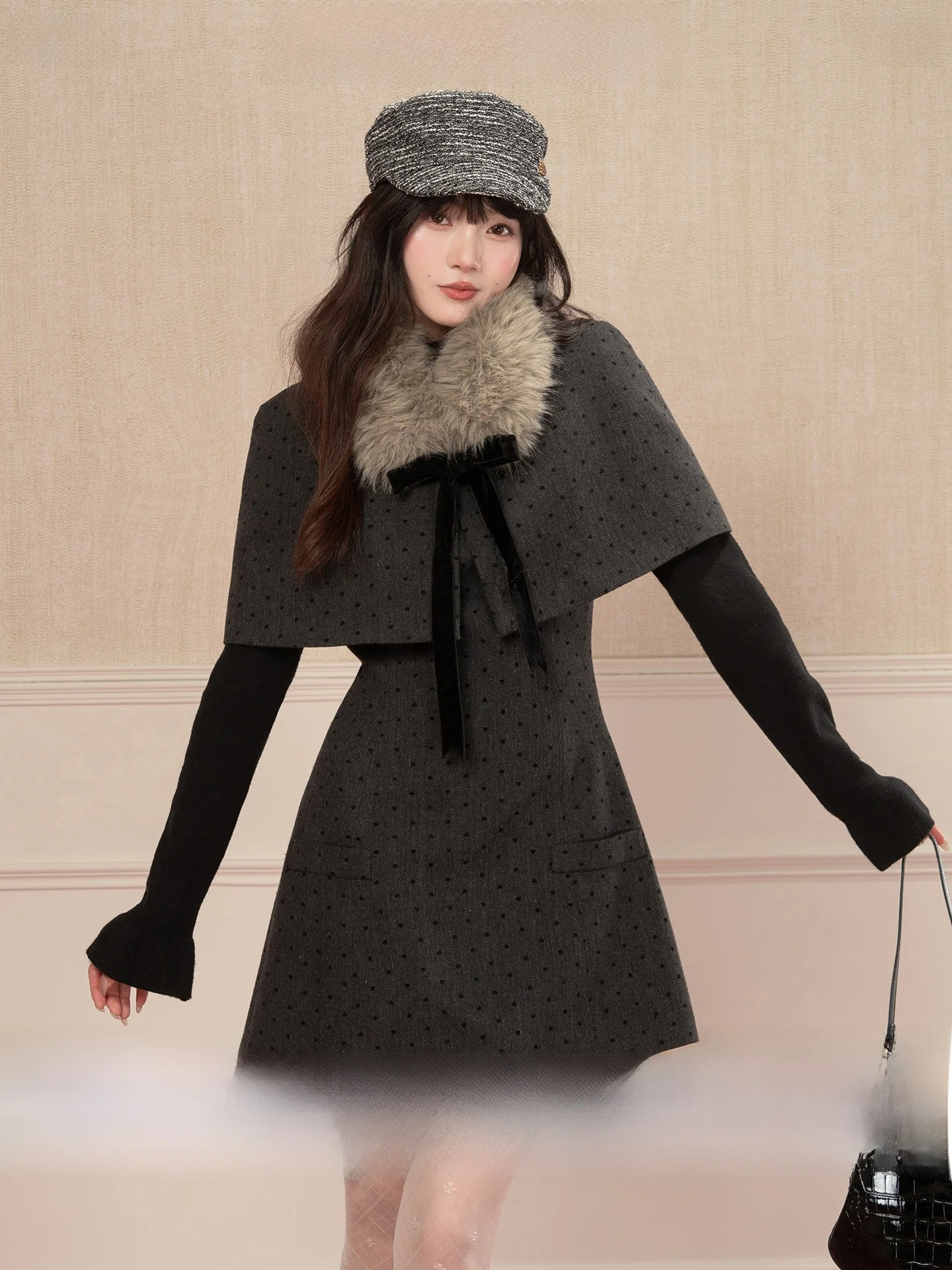 Heynew Winter Outfit for Women in Deep Grey with Polka Dots Vest And Shawl Two-Piece Set Casual Style Long Sleeve Knot
Heynew Winter Outfit for Women in Deep Grey with Polka Dots Vest And Shawl Two-Piece Set Casual Style Long Sleeve Knot