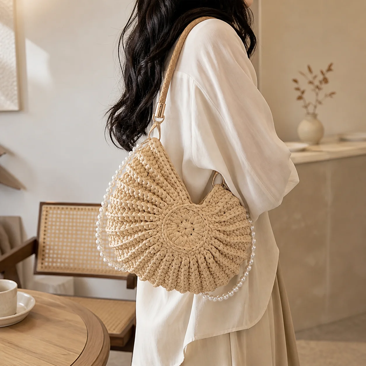 Women Woven Shell Shoulder Bag with Pearl Strap, Handmade Straw Beach Handbag, Boho Summer Crossbody Purse
Women Woven Shell Shoulder Bag with Pearl Strap, Handmade Straw Beach Handbag, Boho Summer Crossbody Purse