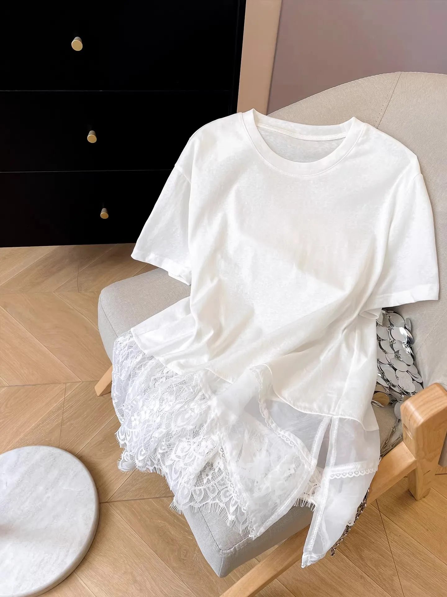 Summer 2026 plus Size Women's T-Shirt round Neck Short Sleeve Lace Hem Casual Style Loose Fit Inner Wear for Heavy Sister
Summer 2026 plus Size Women's T-Shirt round Neck Short Sleeve Lace Hem Casual Style Loose Fit Inner Wear for Heavy Sister