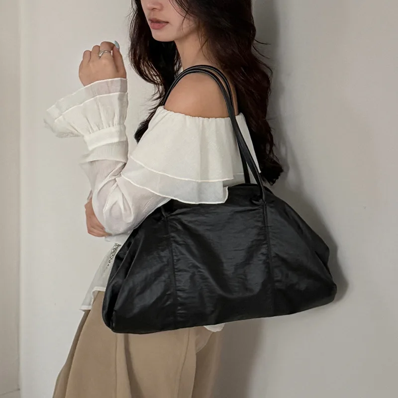 Korean Version Fashion Casual Pleated Canvas Tote Bag New Relaxed-Fit Shoulder Bag Large Capacity Commuting Versatile Women Bag
Korean Version Fashion Casual Pleated Canvas Tote Bag New Relaxed-Fit Shoulder Bag Large Capacity Commuting Versatile Women Bag