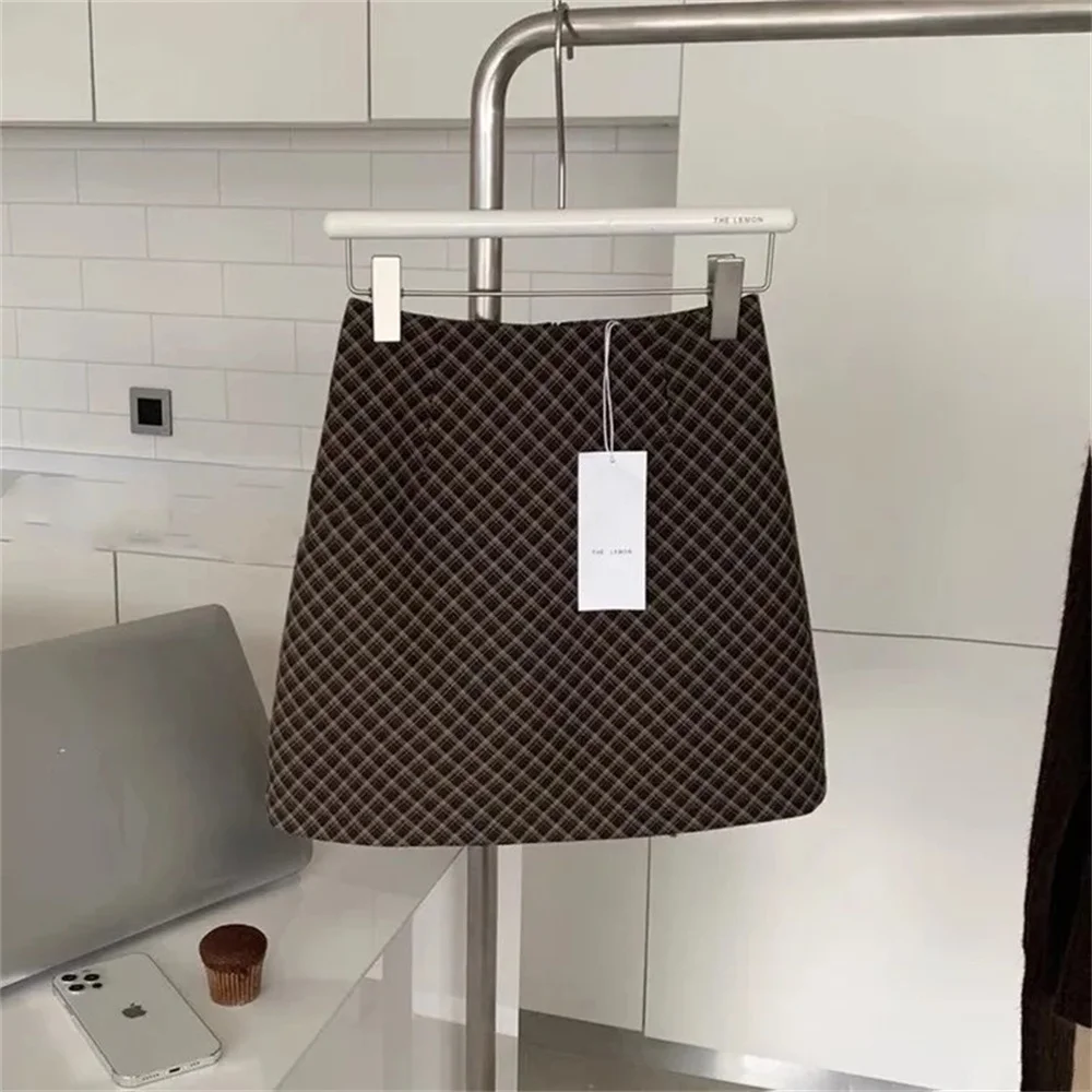 2023 A-line Skirts Women Plaid Mini Spring Vintage Slim Simple Streetwear High Waist Fashion All-match Casual Female
2023 A-line Skirts Women Plaid Mini Spring Vintage Slim Simple Streetwear High Waist Fashion All-match Casual Female