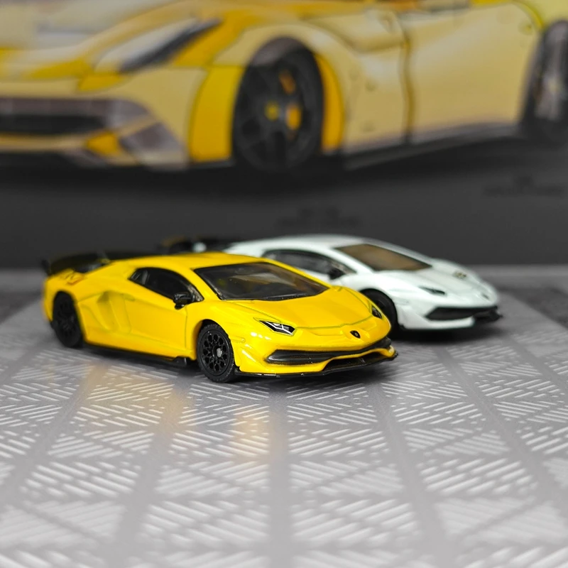 CCA 1:64 simulation Lamborghini SVJ alloy supercar racing car model car ornament sliding shock absorber desktop decoration gift
CCA 1:64 simulation Lamborghini SVJ alloy supercar racing car model car ornament sliding shock absorber desktop decoration gift