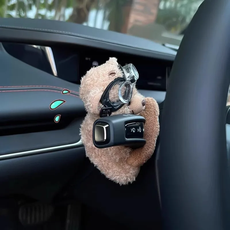 Аксессуары для декора салона автомобиля: милые плюшевые украшения для дворников в виде капибары, панды, кошки, а также украшения для переключателей поворотов.
Аксессуары для декора салона автомобиля: милые плюшевые украшения для дворников в виде капибары, панды, кошки, а также украшения для переключателей поворотов.