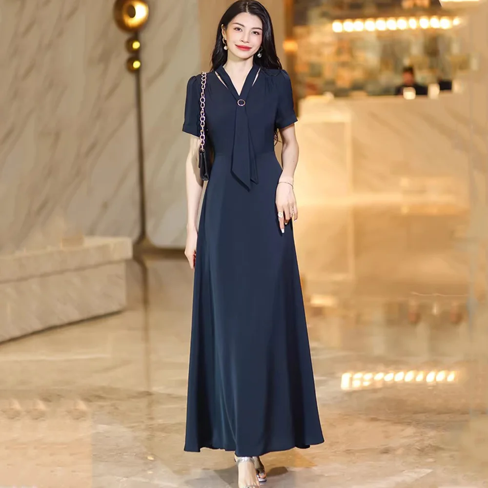 New Women Summer Long Dress Fashion V-Neck Slim Waist Short Sleeve Dress Elegant Flowing Solid Color A-line Dress Female
New Women Summer Long Dress Fashion V-Neck Slim Waist Short Sleeve Dress Elegant Flowing Solid Color A-line Dress Female