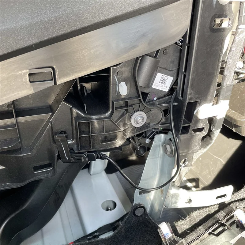Center Console Data Transmission USB Recovery Fast Charging Module For Tesla Model 3 Model Y 2022-2023 Replacement Accessories
Center Console Data Transmission USB Recovery Fast Charging Module For Tesla Model 3 Model Y 2022-2023 Replacement Accessories