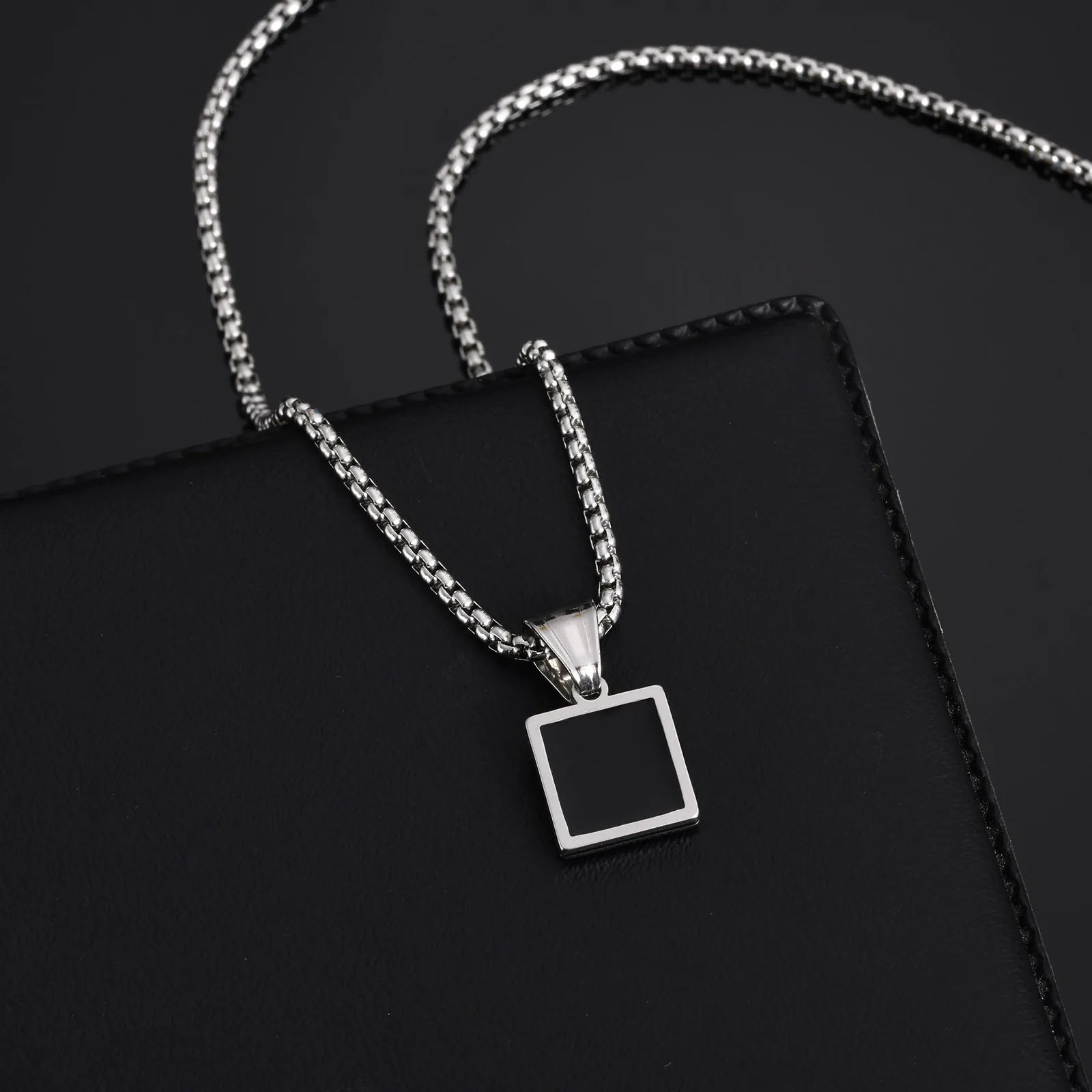 Simple Square Pendat Necklace for Men,Stainless Steel Black Glue Small Pendant Necklaces,Trendy Jewelry Gifts
Simple Square Pendat Necklace for Men,Stainless Steel Black Glue Small Pendant Necklaces,Trendy Jewelry Gifts