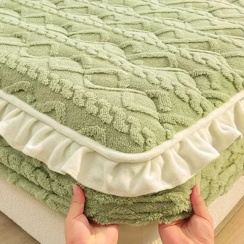 Winter Warm Thicken Velvet Fitted Sheet Princess Lace Quilted Mattress Cover Double Bed Sheet Queen King Size Bedspreads for Bed
Winter Warm Thicken Velvet Fitted Sheet Princess Lace Quilted Mattress Cover Double Bed Sheet Queen King Size Bedspreads for Bed