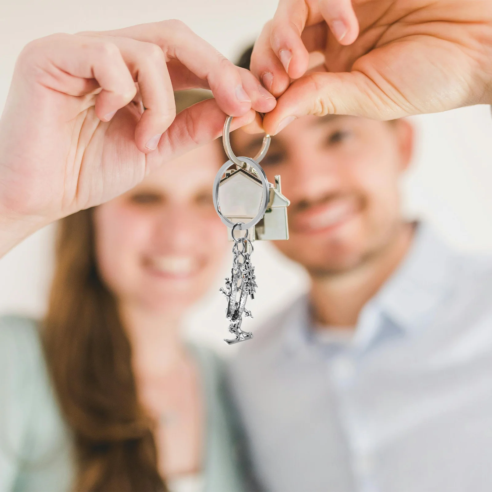 Metal Skiing Keychain Snowflake Design Functional Key Holder for Bag Purse Car Keys Winter Activity Enthusiasts Ice Skating
Metal Skiing Keychain Snowflake Design Functional Key Holder for Bag Purse Car Keys Winter Activity Enthusiasts Ice Skating