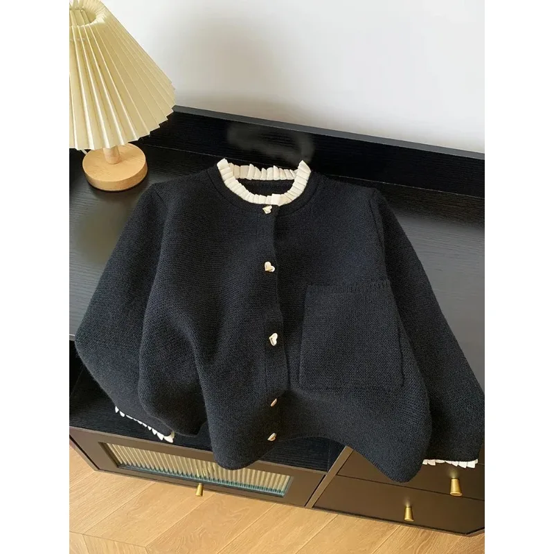 Button knitted cardigan jacket lazy wind sweet fashion sweater top, women's clothing autumn new
Button knitted cardigan jacket lazy wind sweet fashion sweater top, women's clothing autumn new