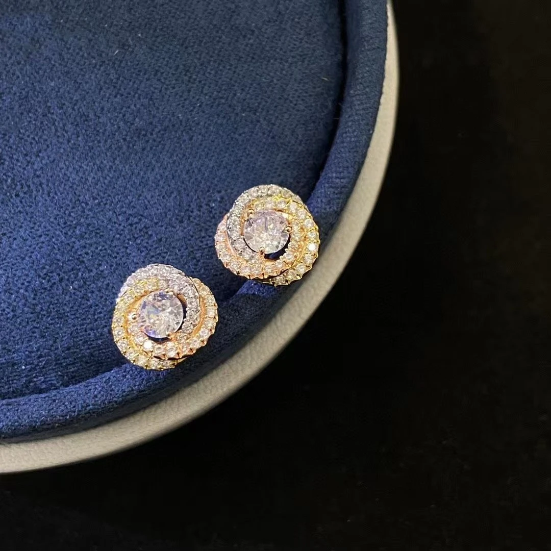 Full of diamonds three-color gold earrings three-color three-ring earrings
Full of diamonds three-color gold earrings three-color three-ring earrings