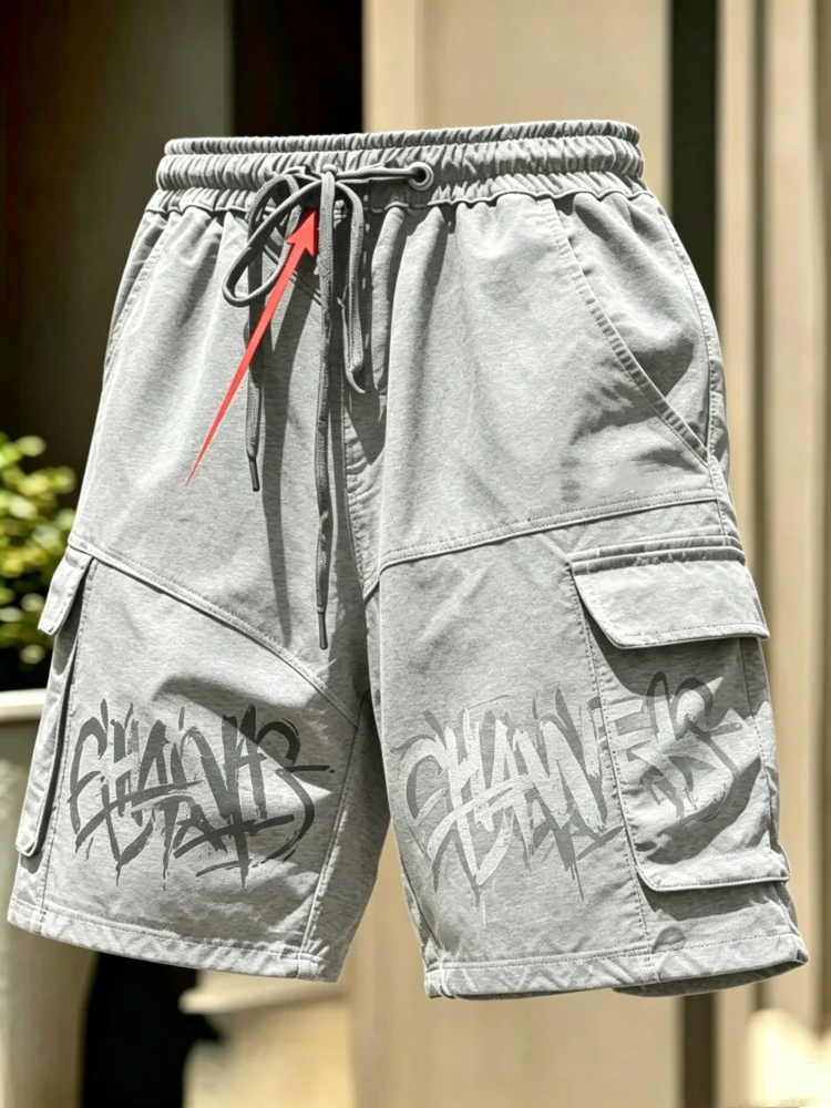 Men Light Grey Graffiti Letter Print Multi Flap Pocket Cargo Shorts Elastic Drawstring Waist Hip Hop Streetwear Casual Shorts
Men Light Grey Graffiti Letter Print Multi Flap Pocket Cargo Shorts Elastic Drawstring Waist Hip Hop Streetwear Casual Shorts