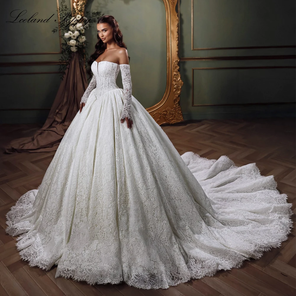Lceland Poppy Customized Ball Gown Lace Wedding Dresses Strapless Princess Bridal Gowns with Chapel Train
Lceland Poppy Customized Ball Gown Lace Wedding Dresses Strapless Princess Bridal Gowns with Chapel Train