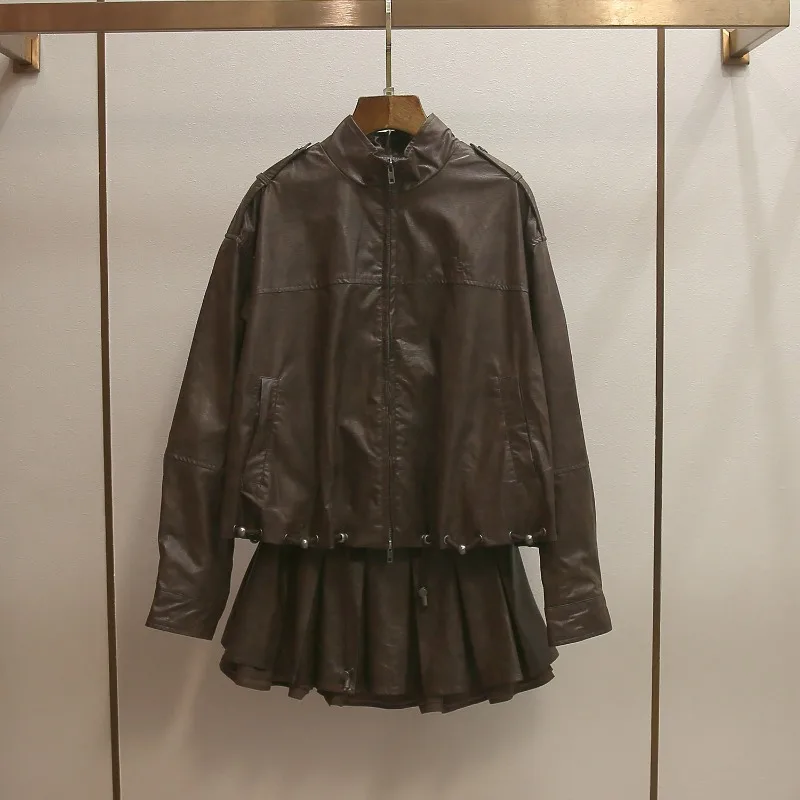 Shenzhen High-end Women Clothing Spring New Hong Kong-style Motorcycle Style Stand-up Collar Trench Coat Pleated Short Skirt Set
Shenzhen High-end Women Clothing Spring New Hong Kong-style Motorcycle Style Stand-up Collar Trench Coat Pleated Short Skirt Set