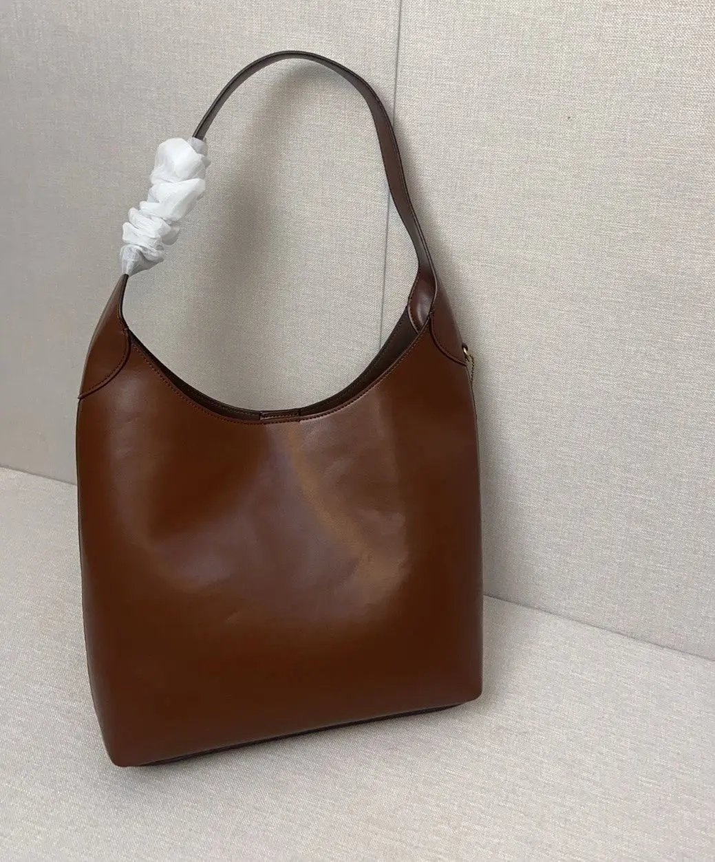 Оливково-зеленая кожаная сумка-хобо, женская роскошная дизайнерская сумка Coach Brooklyn, большая вместимость для поездок на работу
Оливково-зеленая кожаная сумка-хобо, женская роскошная дизайнерская сумка Coach Brooklyn, большая вместимость для поездок на работу