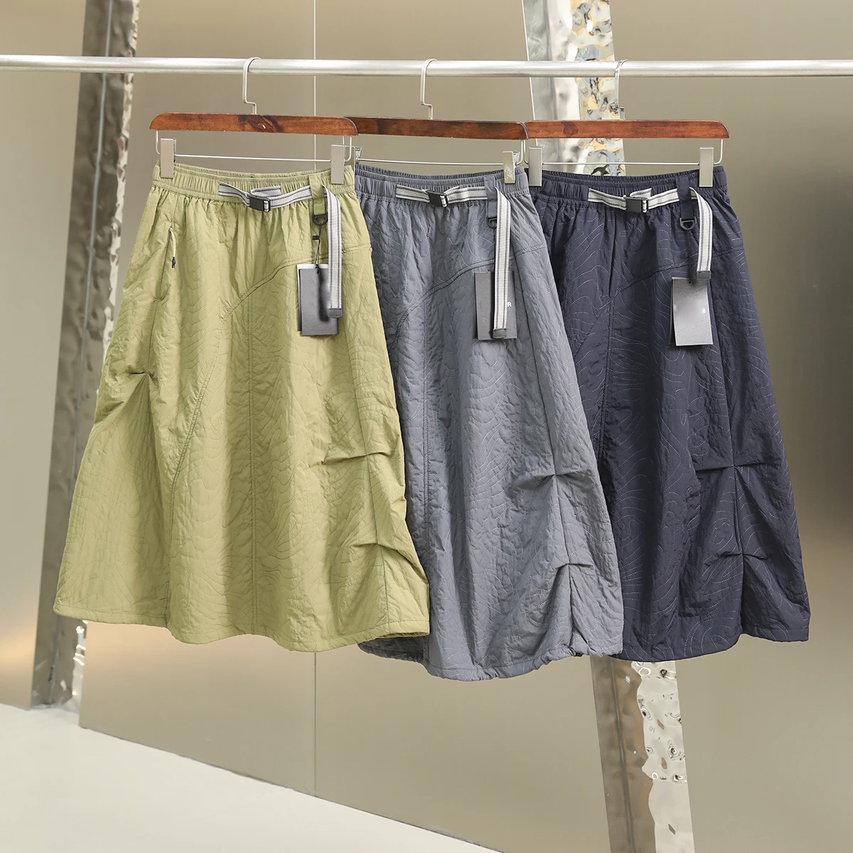 Юбка А-силуэта асимметричная, повседневная, для активного отдыха, из нейлоновой ткани с хлопковым наполнителем, серия Mountain, женская, осенне-зимняя
Юбка А-силуэта асимметричная, повседневная, для активного отдыха, из нейлоновой ткани с хлопковым наполнителем, серия Mountain, женская, осенне-зимняя