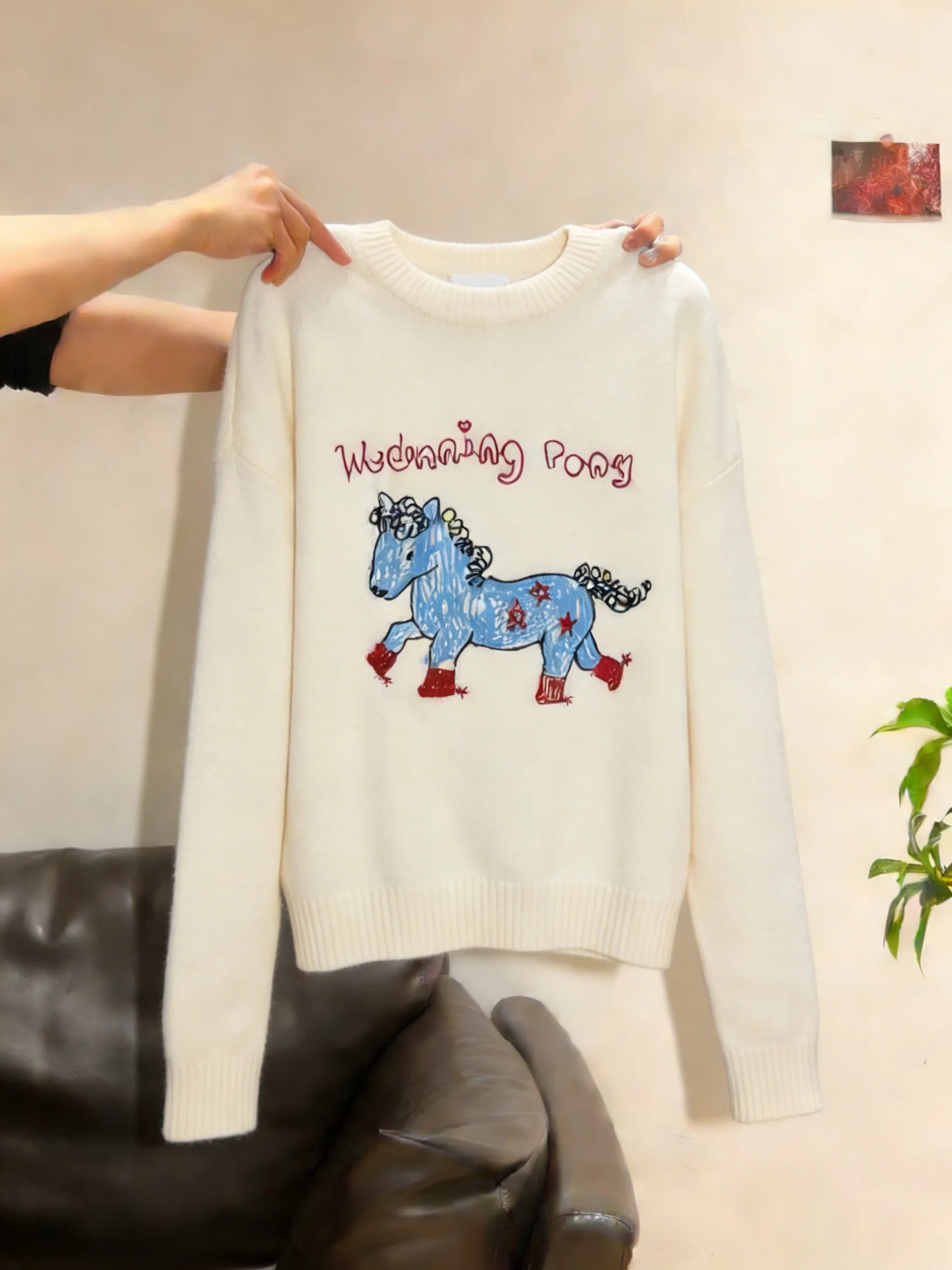 Свитер с милым мультяшным принтом, круглый вырез, дизайн для весны и осени, универсальный вязаный свитер с эффектом омоложения
Свитер с милым мультяшным принтом, круглый вырез, дизайн для весны и осени, универсальный вязаный свитер с эффектом омоложения