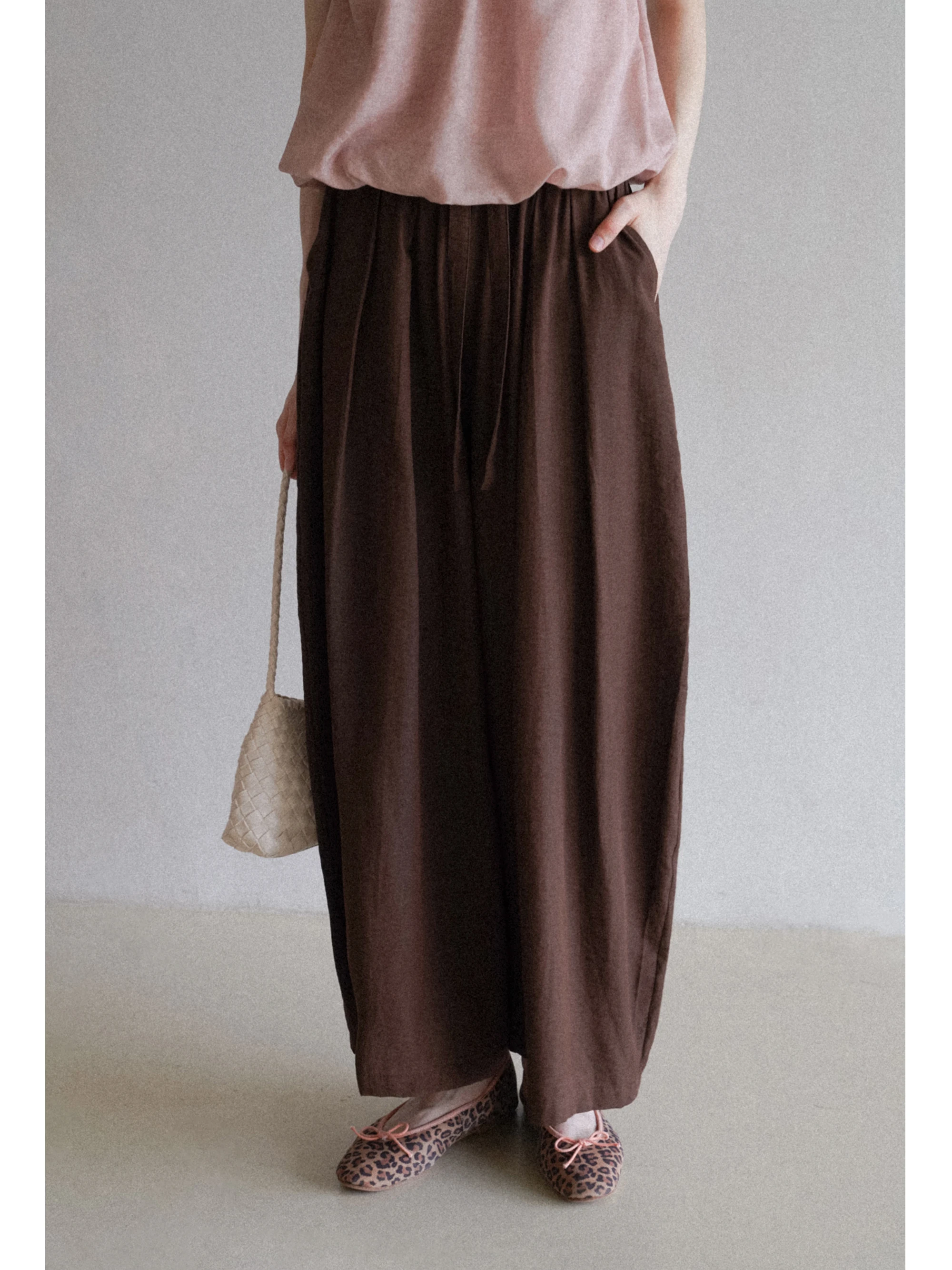 Eggka повседневные свободные широкие брюки женские летние утягивающие брюки с высокой талией и эластичной резинкой на талии из смеси хлопка
Eggka повседневные свободные широкие брюки женские летние утягивающие брюки с высокой талией и эластичной резинкой на талии из смеси хлопка